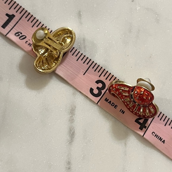 Vintage Gold Tone Red Hat Society Clip Earrings - Picture 8 of 9